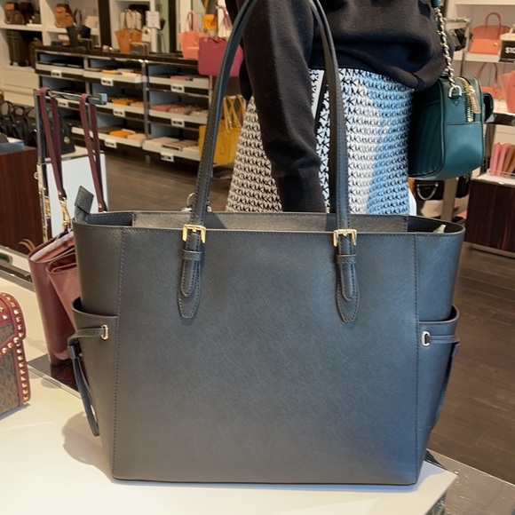 Michael Kors Gilly Travel Large Drawstring Tote - Picture 7 of 16